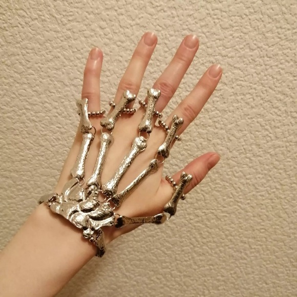 “Spooky Scary Skeleton” Unique Bone Rings/Bracelet - Picture 13 of 16